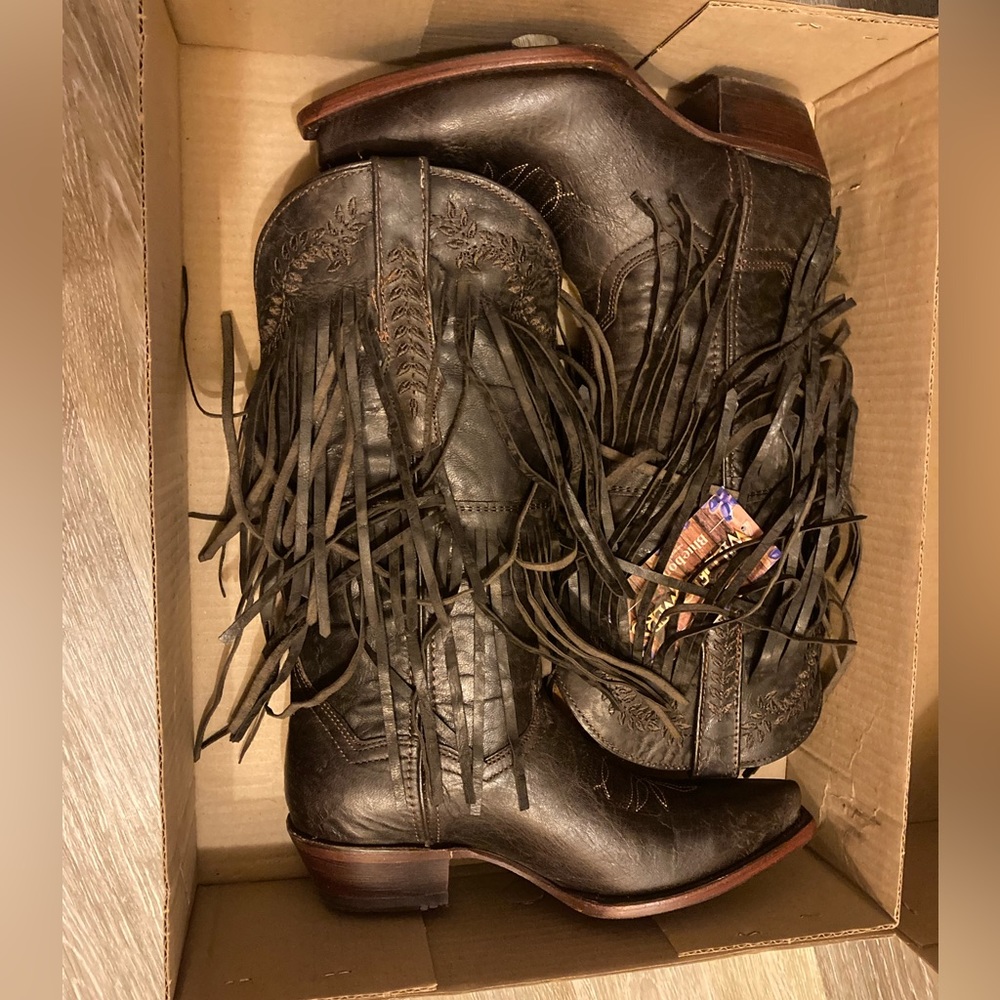 NIB Wildflowers Brown Fringe Western Boot Size 7